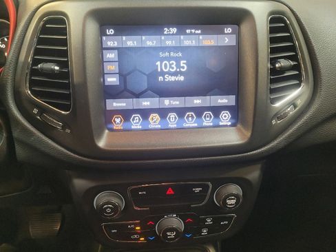 Used 2019 Jeep Compass Trailhawk image 25