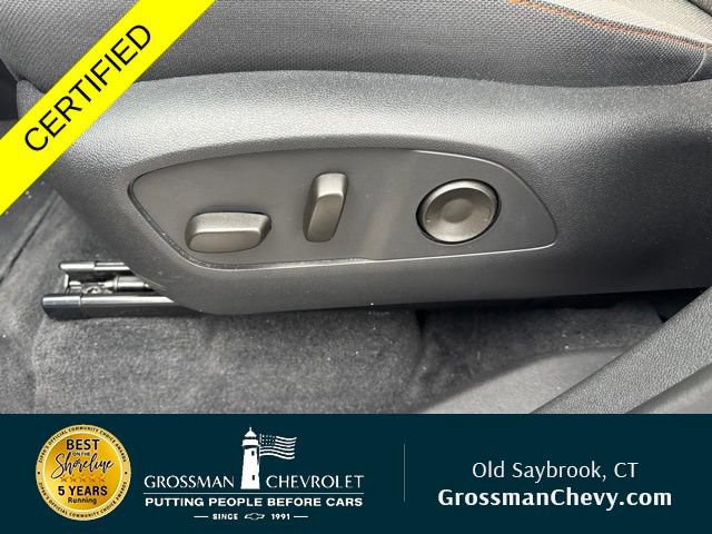 Used 2026 Chevrolet Traverse LT w/ Driver Confidence Package FWD image 8