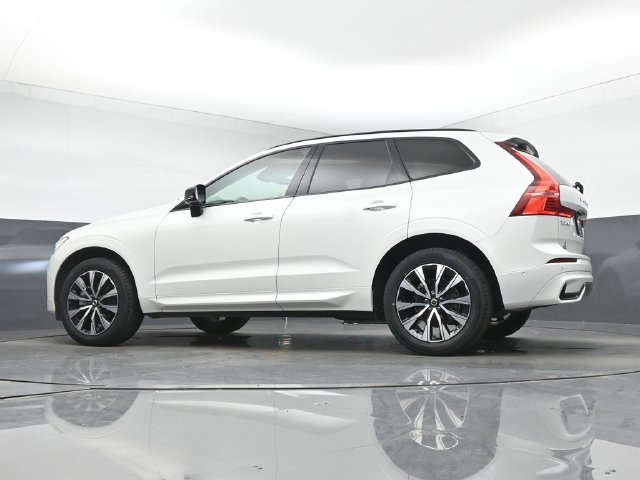 Used 2024 Volvo XC60 B5 Plus w/ Protection Package Premier AWD/4WD image 39