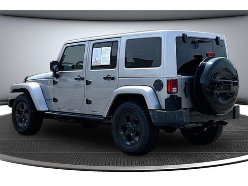 Used 2015 Jeep Wrangler Unlimited Sahara AWD/4WD image 19