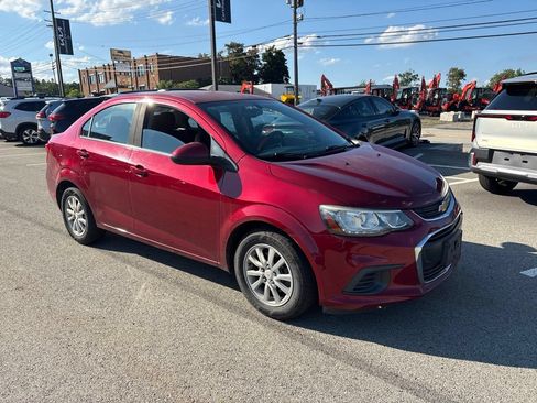 Used 2017 Chevrolet Sonic LT FWD image 1