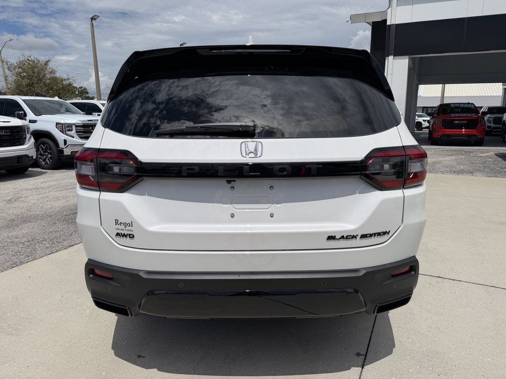 New 2026 Honda Pilot Black Edition image 5