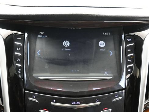 Used 2020 Cadillac Escalade Luxury w/ LPO, Radiant Package AWD/4WD image 19