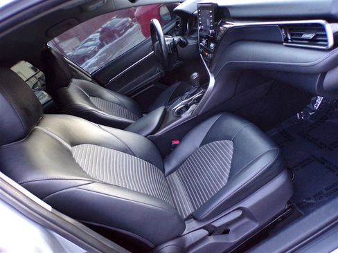 Used 2021 Toyota Camry SE w/ Convenience Package image 18
