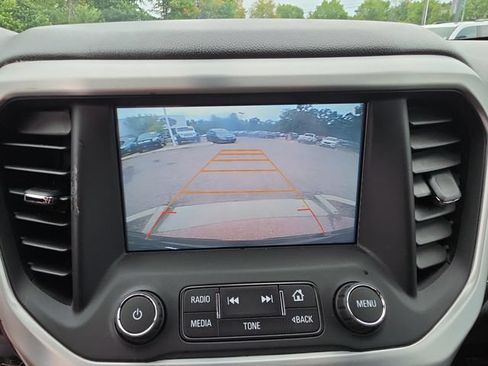 Used 2017 GMC Acadia SLE FWD image 18