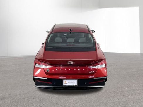 Used 2024 Hyundai Elantra Limited image 39