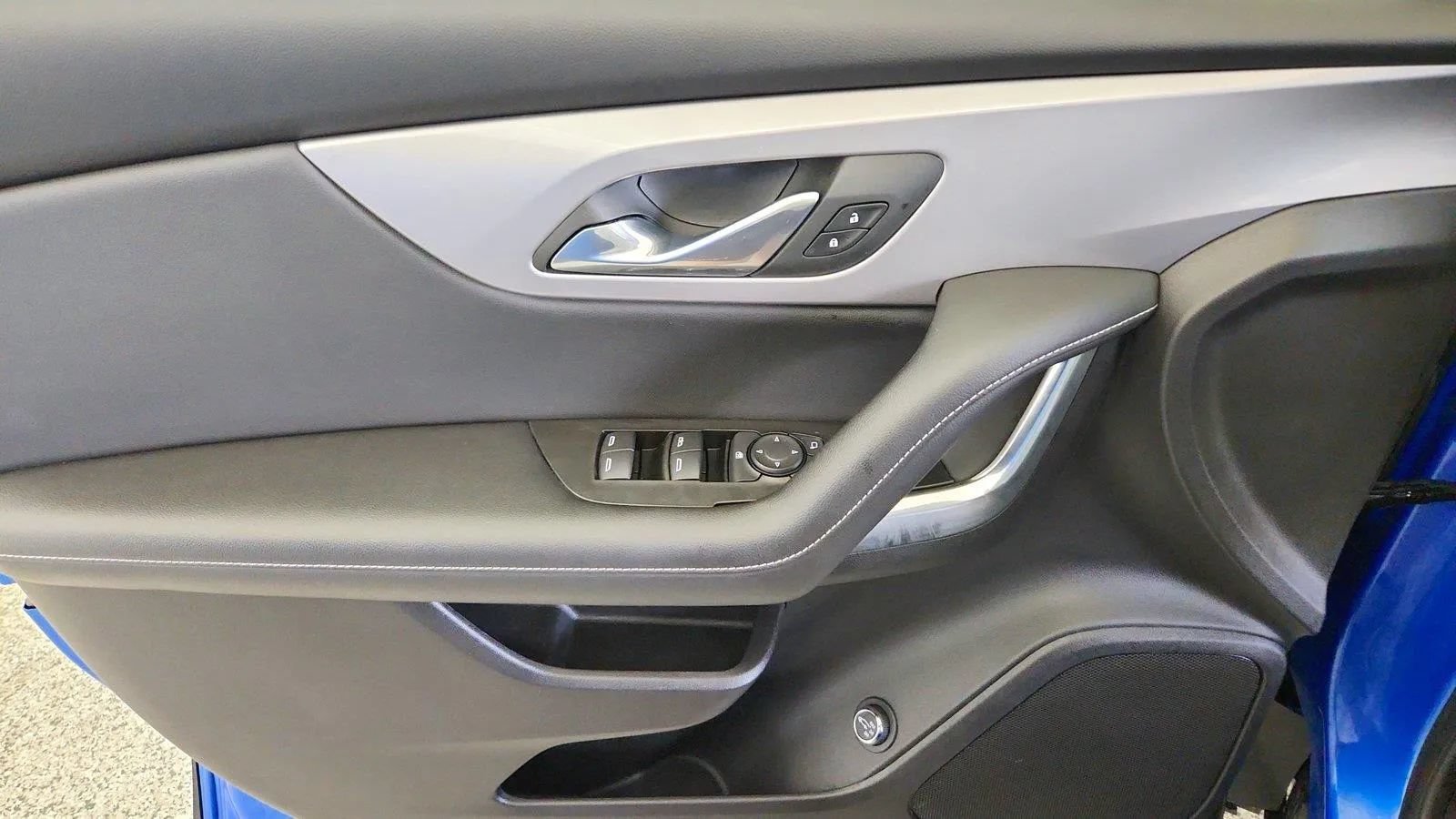 Used 2024 Chevrolet Blazer LT w/ Convenience Package FWD image 24
