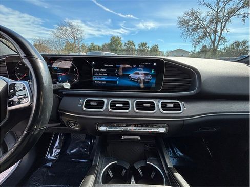 Used 2021 Mercedes-Benz GLE 350 GLE 350 4MATIC Sport Utility 4 w/ Premium Package image 11