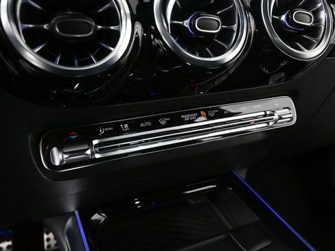 Certified 2025 Mercedes-Benz GLA 250 image 14