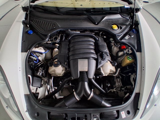 Used 2012 Porsche Panamera 4 image 18