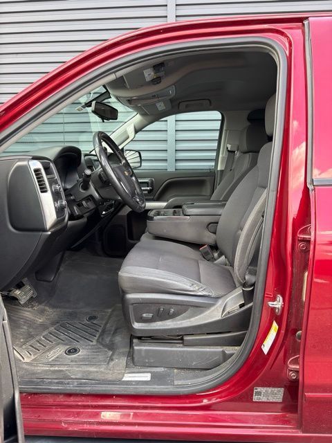 Used 2018 Chevrolet Silverado 1500 LT w/ All Star Edition AWD/4WD image 5