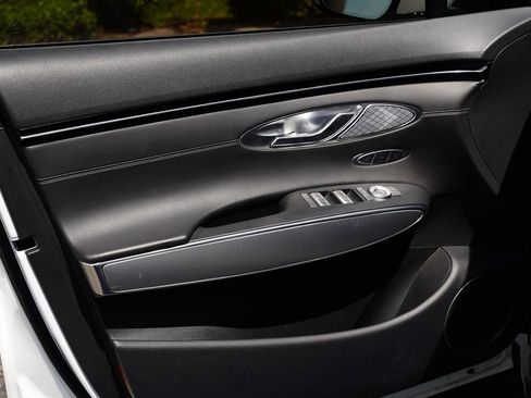 Used 2023 Genesis GV70 2.5T w/ Select Package image 26