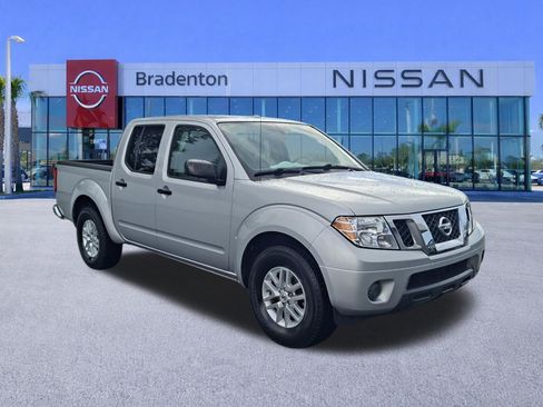 Used 2017 Nissan Frontier SV RWD image 3