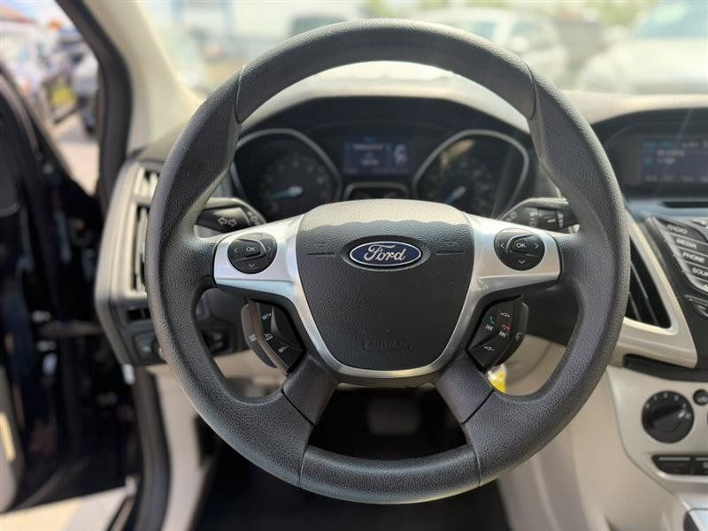 Used 2013 Ford Focus SE w/ Cargo Management Pkg FWD image 23