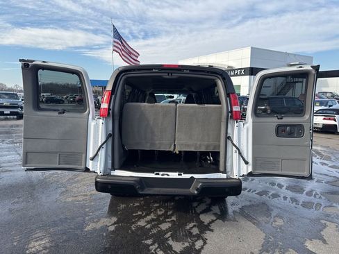 Used 2023 Chevrolet Express 3500 LS image 22