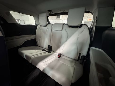 New 2026 Kia Carnival EX FWD image 20