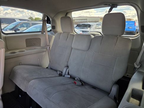 Used 2012 Dodge Grand Caravan Crew FWD image 9