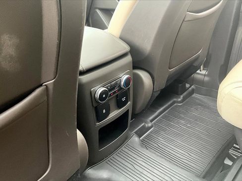 Used 2020 Ford Explorer Platinum w/ Premium Technology Package image 10