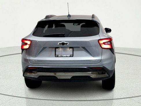 Used 2024 Chevrolet Trax ACTIV w/ Sunroof Package FWD image 4
