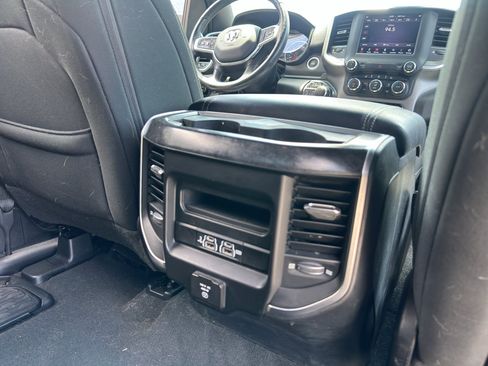 Used 2019 RAM 1500 Big Horn AWD/4WD image 14