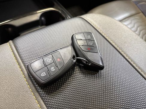 Used 2024 Chevrolet Silverado 2500 ZR2 w/ Technology Package image 86