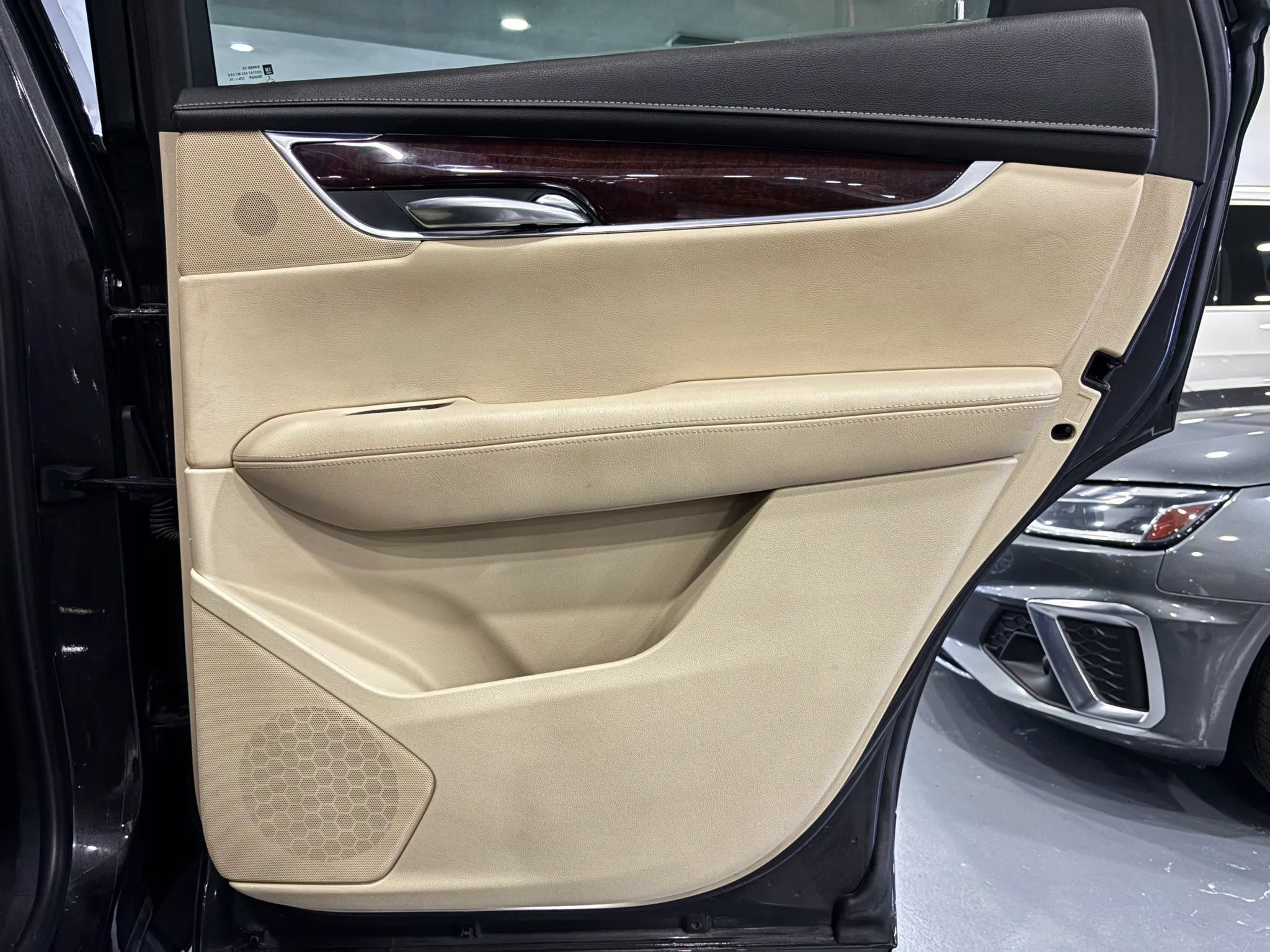 Used 2018 Cadillac XT5 Premium Luxury FWD image 42