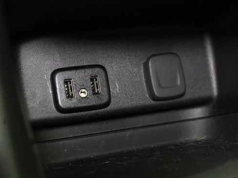 Used 2018 Chevrolet Equinox LT w/ Sun & Infotainment Package image 24