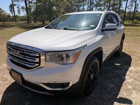 Used 2019 GMC Acadia SLT FWD image 1