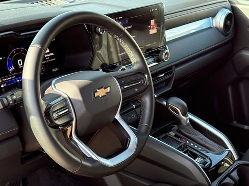 Used 2025 Chevrolet Colorado LT RWD image 16