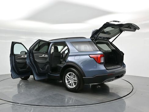 Used 2025 Ford Explorer Active image 40