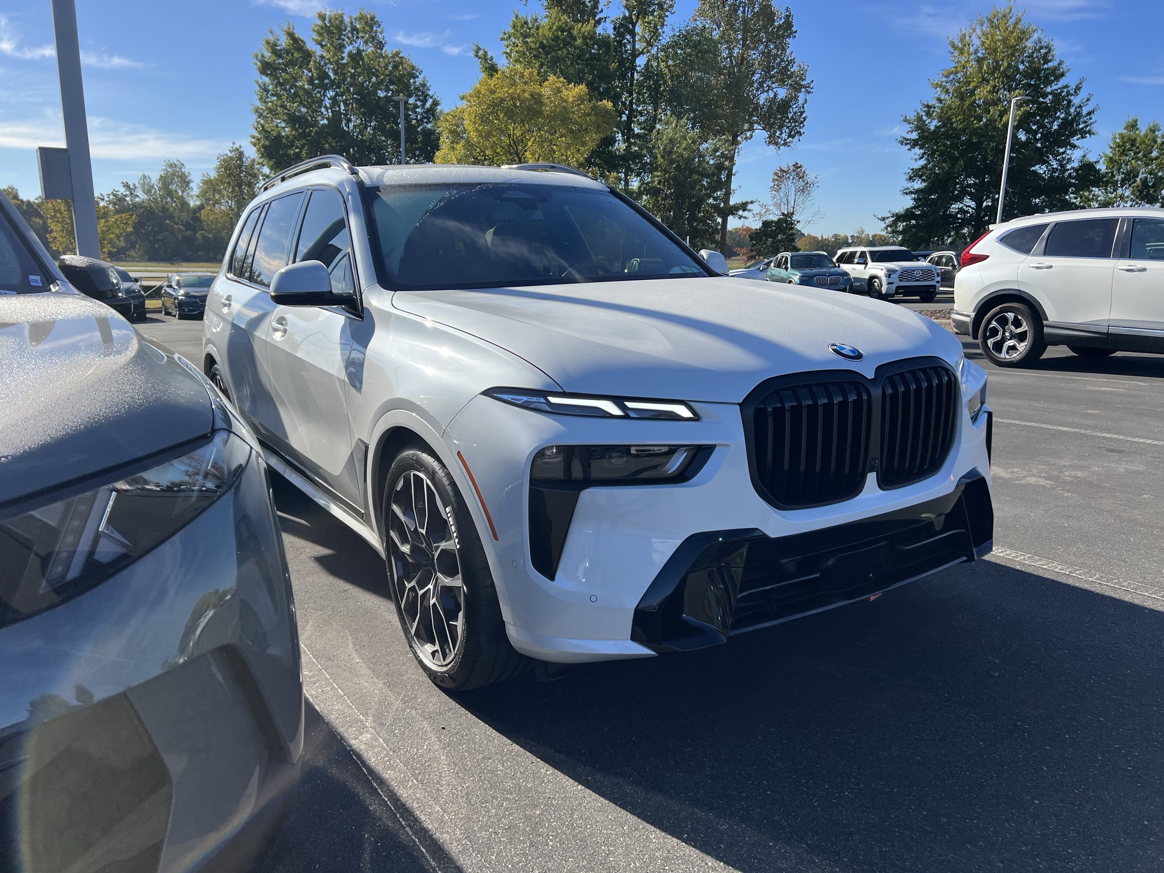 Certified 2026 BMW X7 xDrive40i w/ M Sport Package AWD/4WD image 2