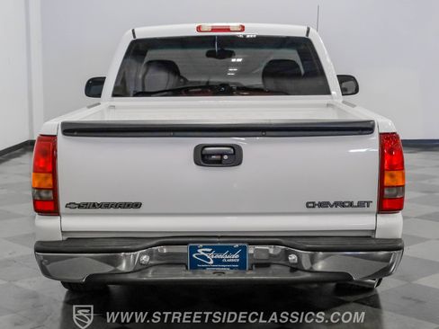 Used 2000 Chevrolet Silverado 1500 LS image 9