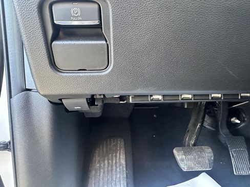 Used 2024 Jeep Wagoneer L Series II w/ Flexible Seating Group image 17