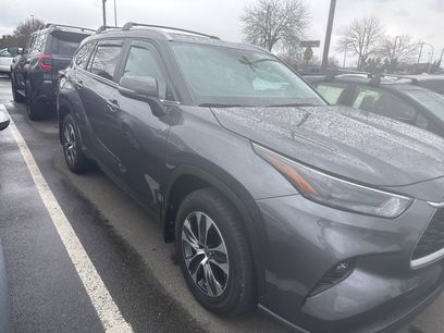 Used 2024 Toyota Highlander XLE