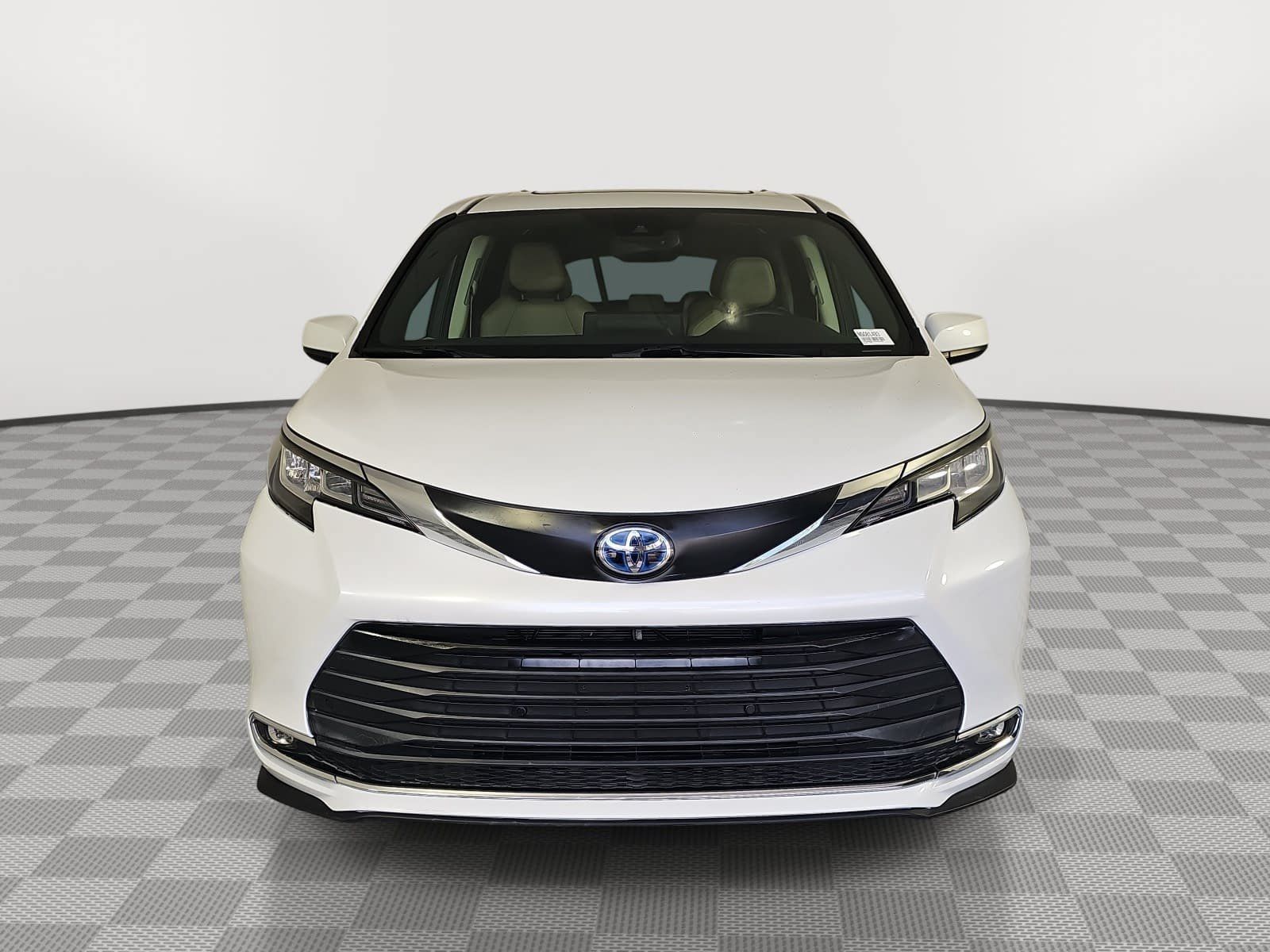 Used 2022 Toyota Sienna XLE FWD image 3