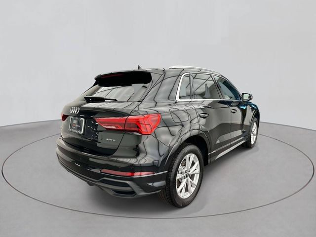 Used 2023 Audi Q3 2.0T Premium w/ Convenience Package AWD/4WD image 4