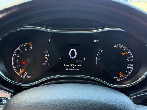 Used 2019 Jeep Grand Cherokee Laredo AWD/4WD image 25