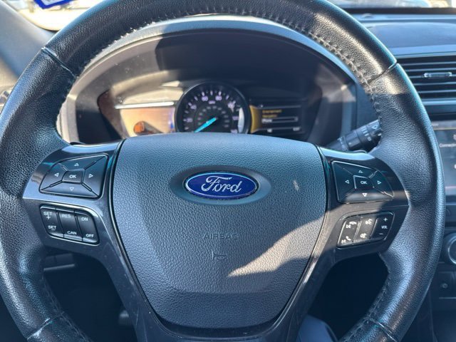 Used 2016 Ford Explorer XLT w/ Equipment Group 202A FWD image 15