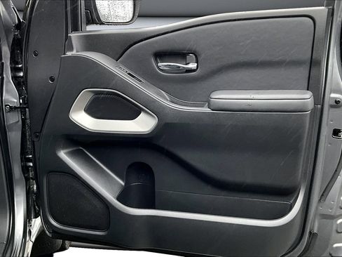 Used 2022 Nissan Frontier SV image 28