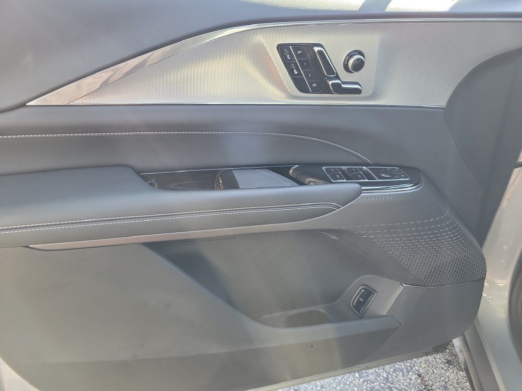 Used 2024 Cadillac Lyriq Tech RWD image 22