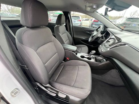 Used 2021 Chevrolet Malibu LT image 27