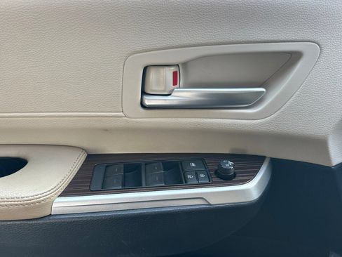 Certified 2022 Toyota Sienna XLE AWD/4WD image 11