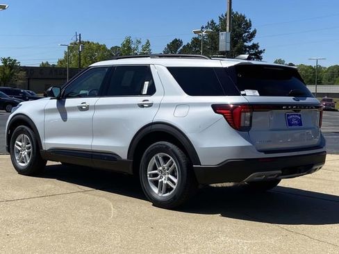 New 2026 Ford Explorer Active image 4