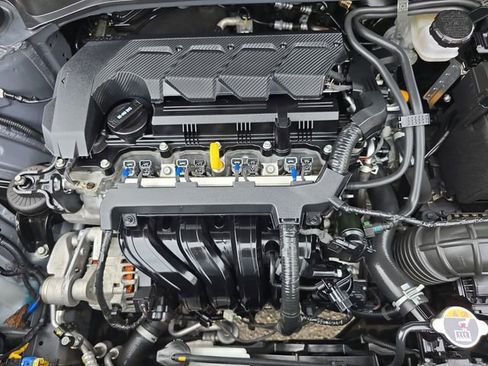 Used 2024 Hyundai Venue SEL image 30