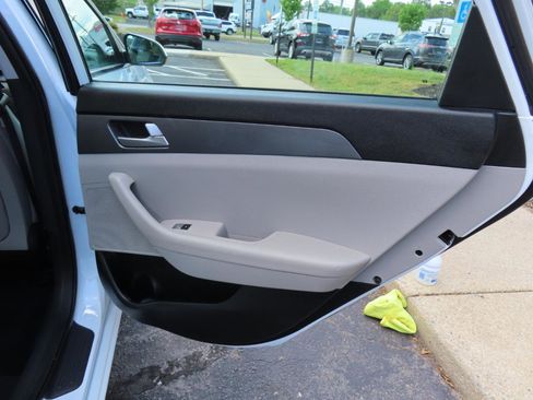 Used 2016 Hyundai Sonata SE FWD image 18