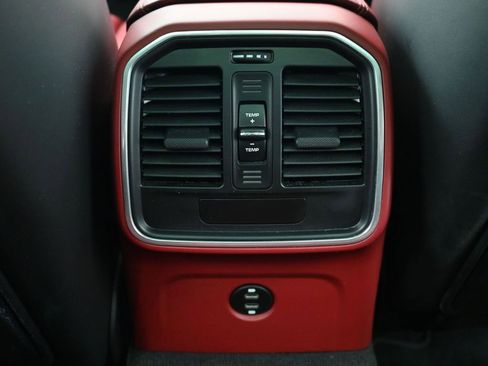 Certified 2022 Porsche Macan GTS AWD/4WD image 8