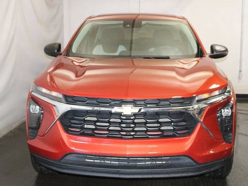 Used 2024 Chevrolet Trax LS FWD image 3