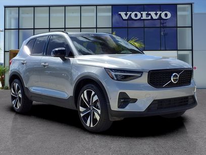 Certified 2025 Volvo XC40 B5 Ultra