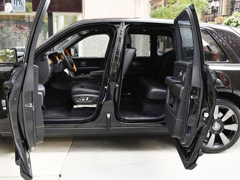 Used 2024 Rolls-Royce Cullinan image 8