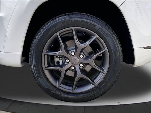 Used 2020 Jeep Grand Cherokee Limited X image 37